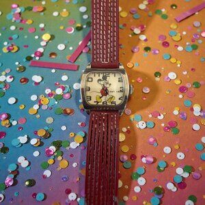 DISNEY Vintage Women's Mickey Mouse Leather Band Watch